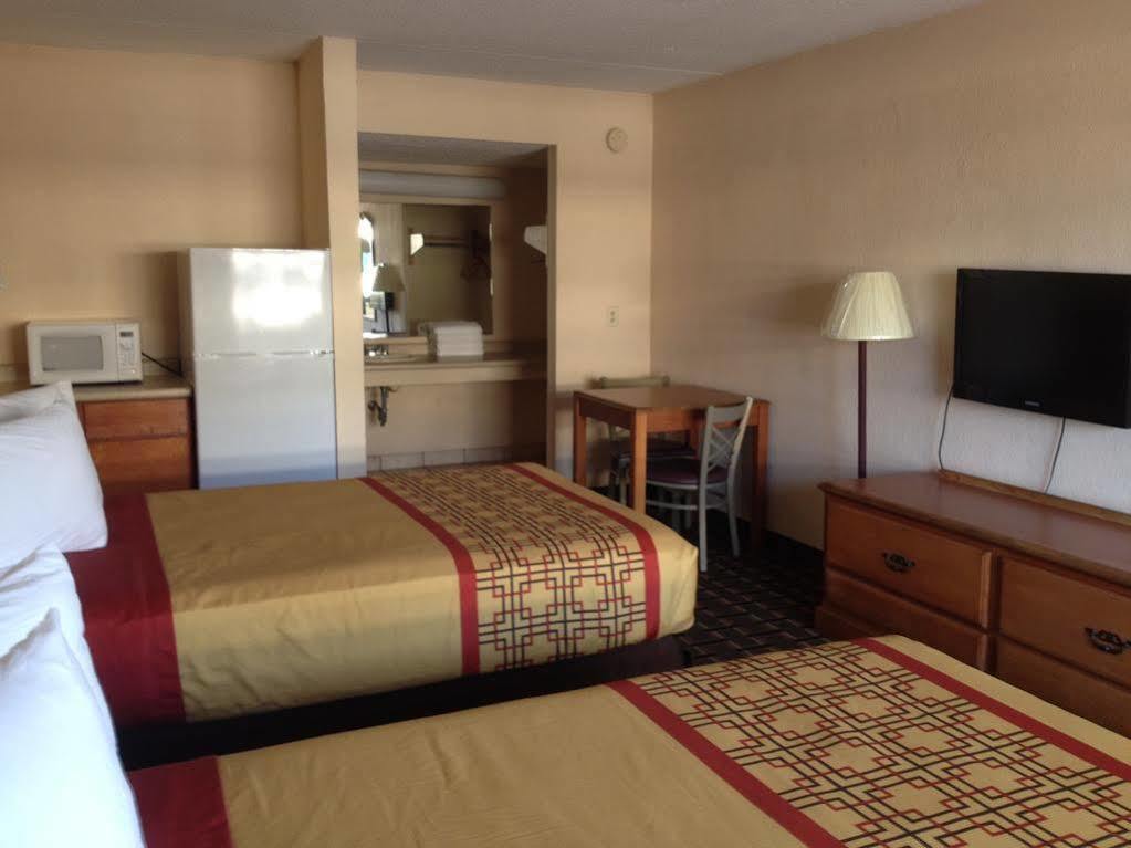 Happy Holiday Motel Myrtle Beach Buitenkant foto